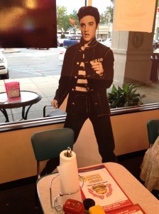 elvis at cheeburger cheeburger